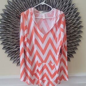 Vibrant Chevron Hooded Top NWT JUNIOR XL